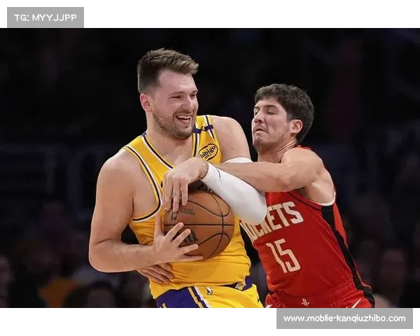 东契奇字母哥等NBA巨星齐聚拉脱维亚 强势出战欧锦赛精彩纷呈 东契奇字母哥等NBA巨星齐聚拉脱维亚 强势出战欧锦赛精彩纷呈